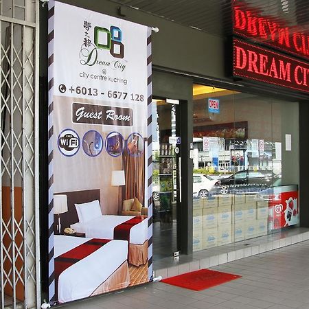Dream City Kuching Buitenkant foto